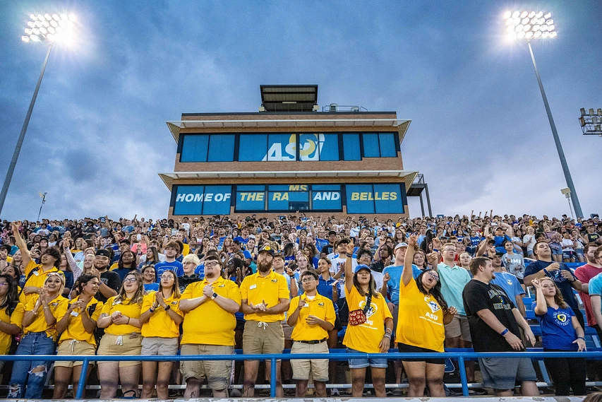 Cover image for Family Weekend